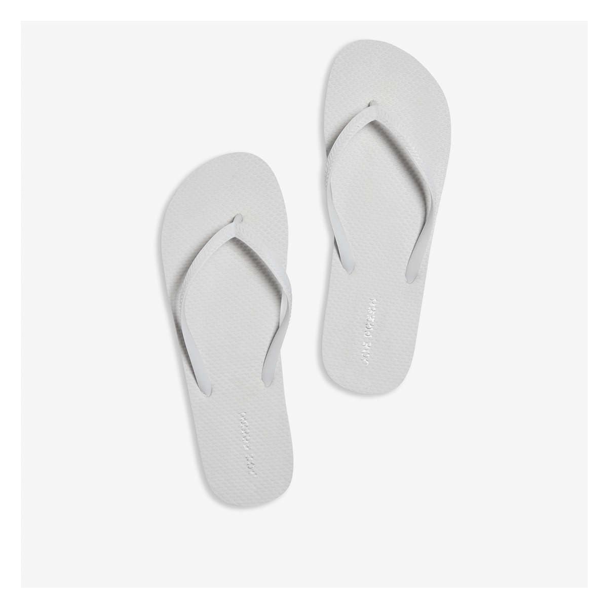 Joe fresh flip hot sale flops